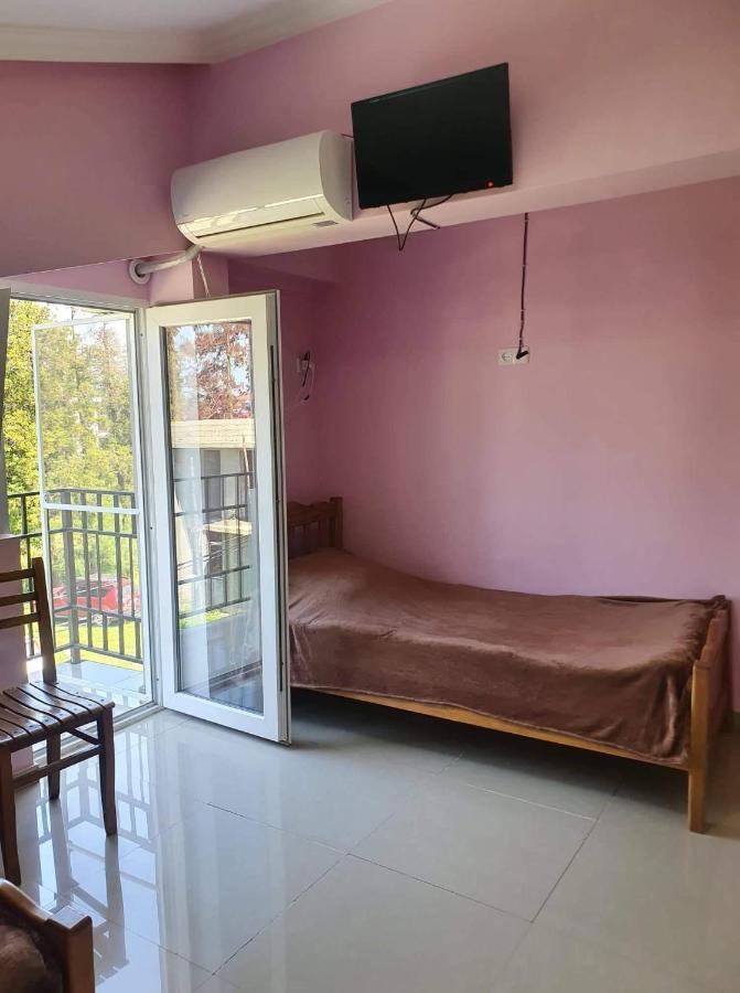 Hotel Lotus يوريكي المظهر الخارجي الصورة