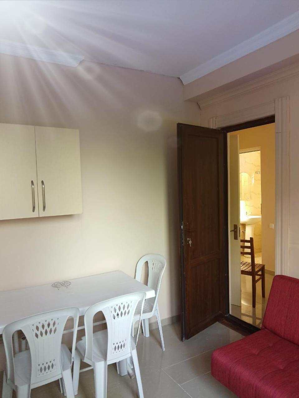 Hotel Lotus يوريكي المظهر الخارجي الصورة
